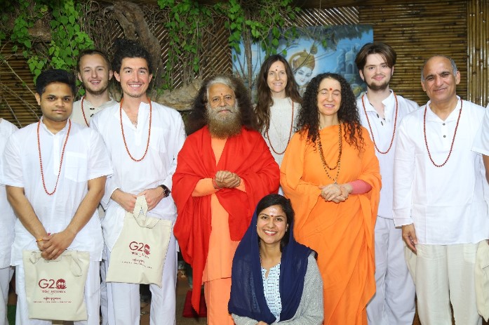  परमार्थ निकेतन में योग में फाउंडेशन कोर्स की शुरूआत